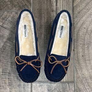 NWOT Unisex Minnetonka Blue and Brown Moccasins with Suede Finish